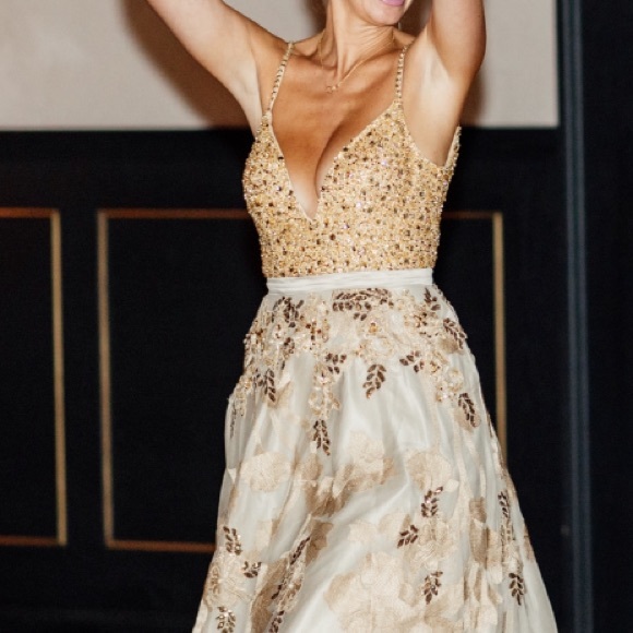 Stunning gold sequins dress size 2 - Picture 8 of 10